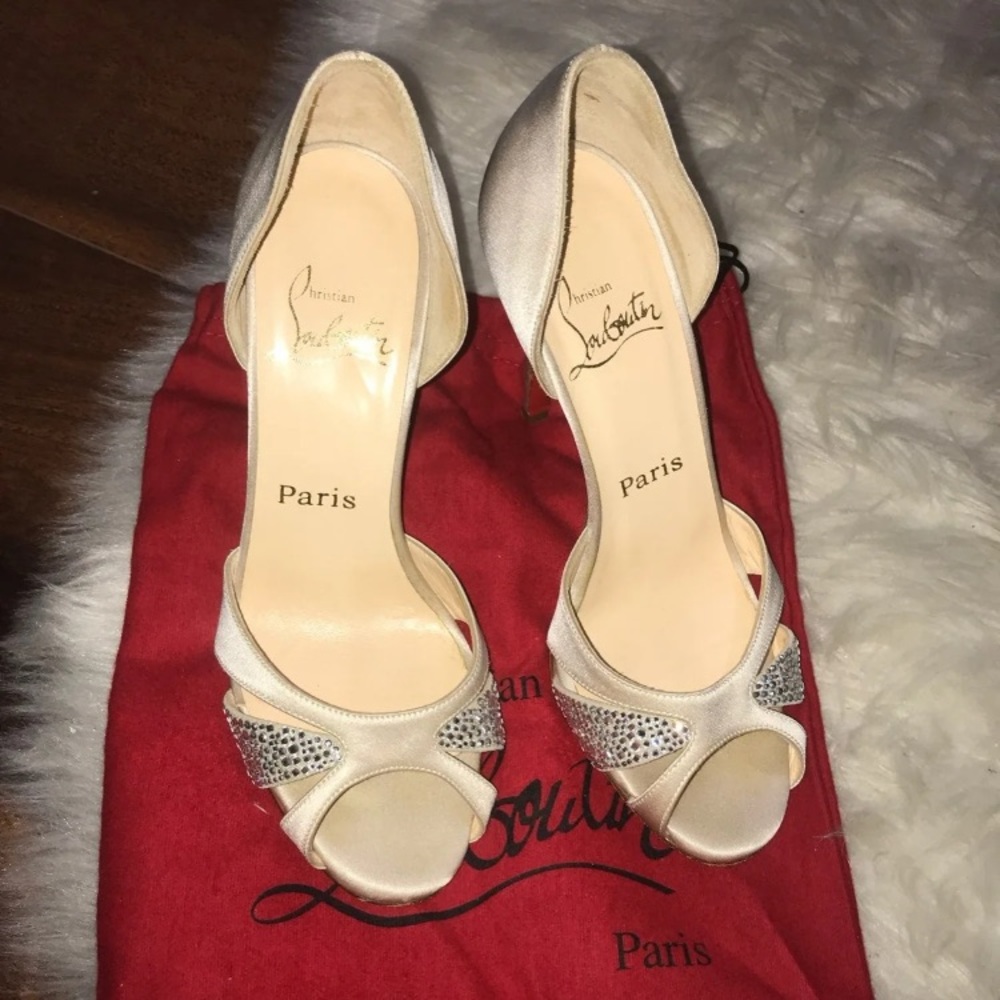 Christian Louboutin Satun Peep toe